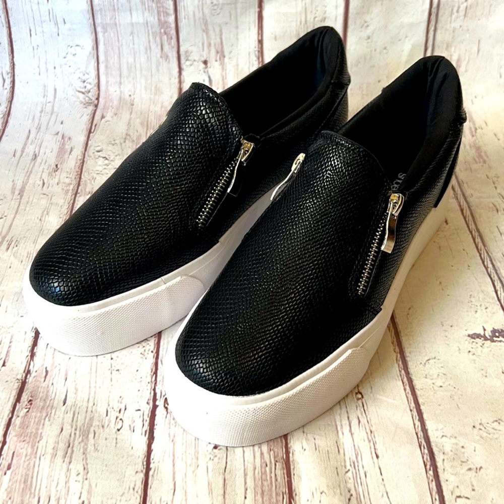 Black Platform Sneaker Faux Leather w/ Zip Flatform Size 8 New